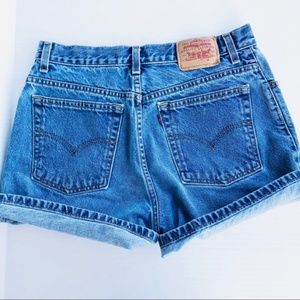 Vintage Levi’s High Waisted Juniors Denim Shorts
